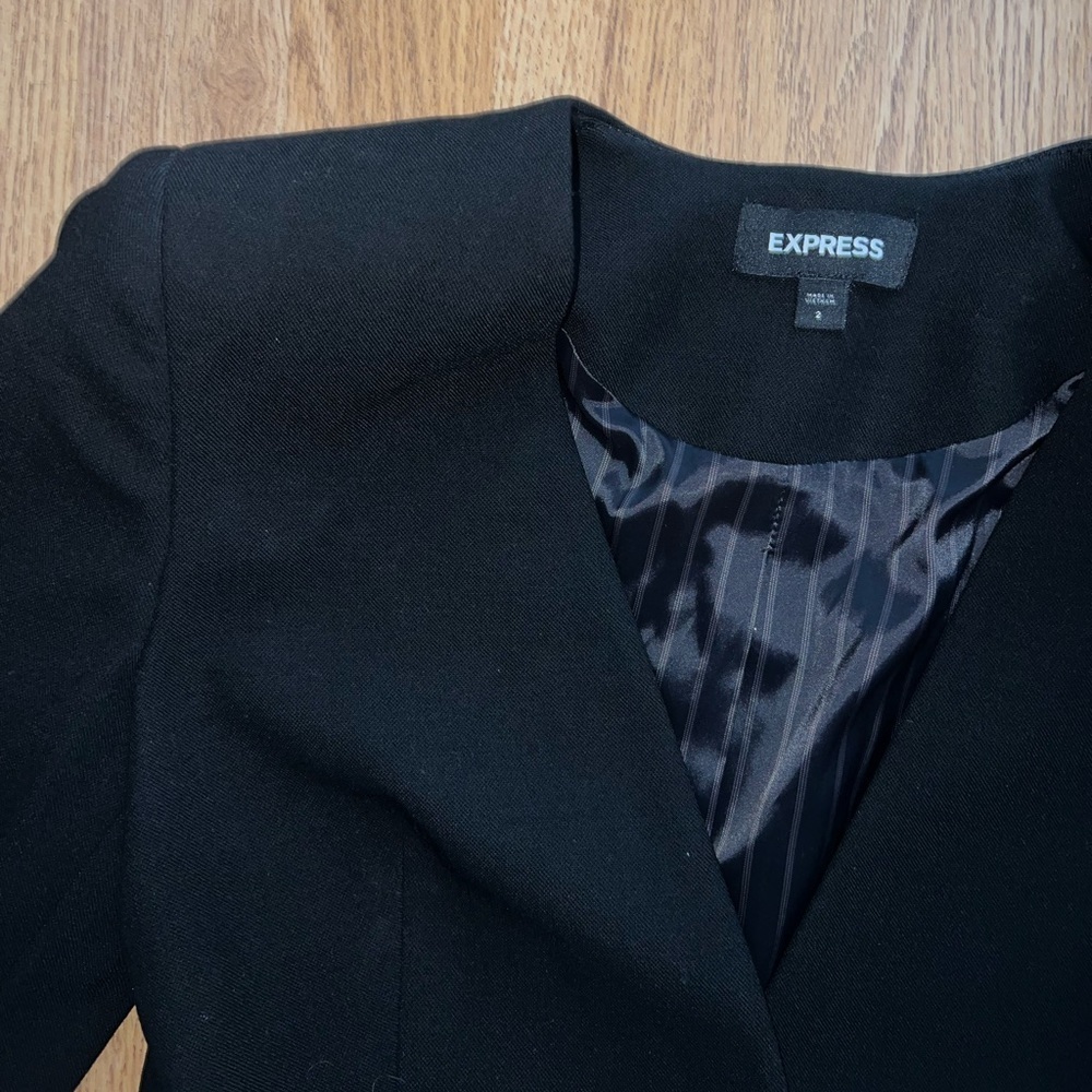 Express Blazer - Picture 4 of 6